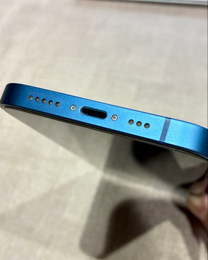 Apple iPhone 13 青色 本体　SIMロックフリー