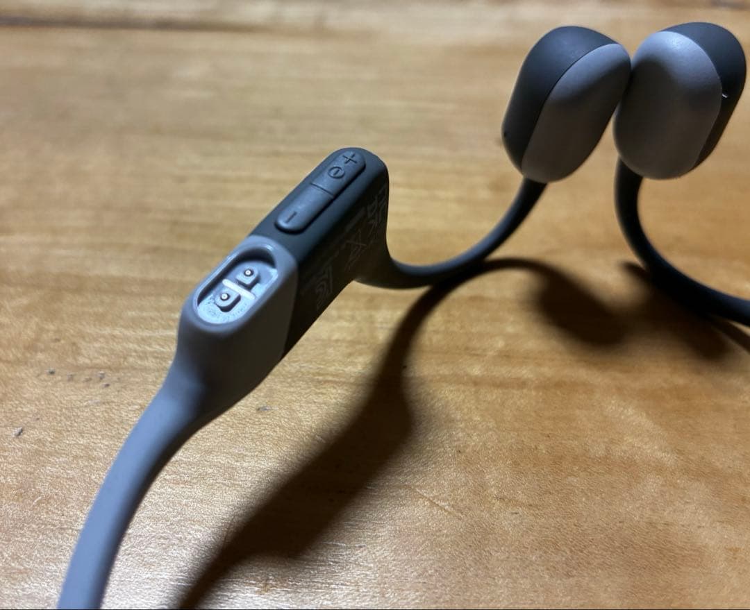 【美品】SHOKZ OPENRUN 骨伝導イヤホン