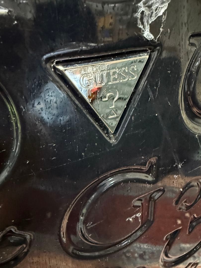 GUESS ブラック キャリーケース
