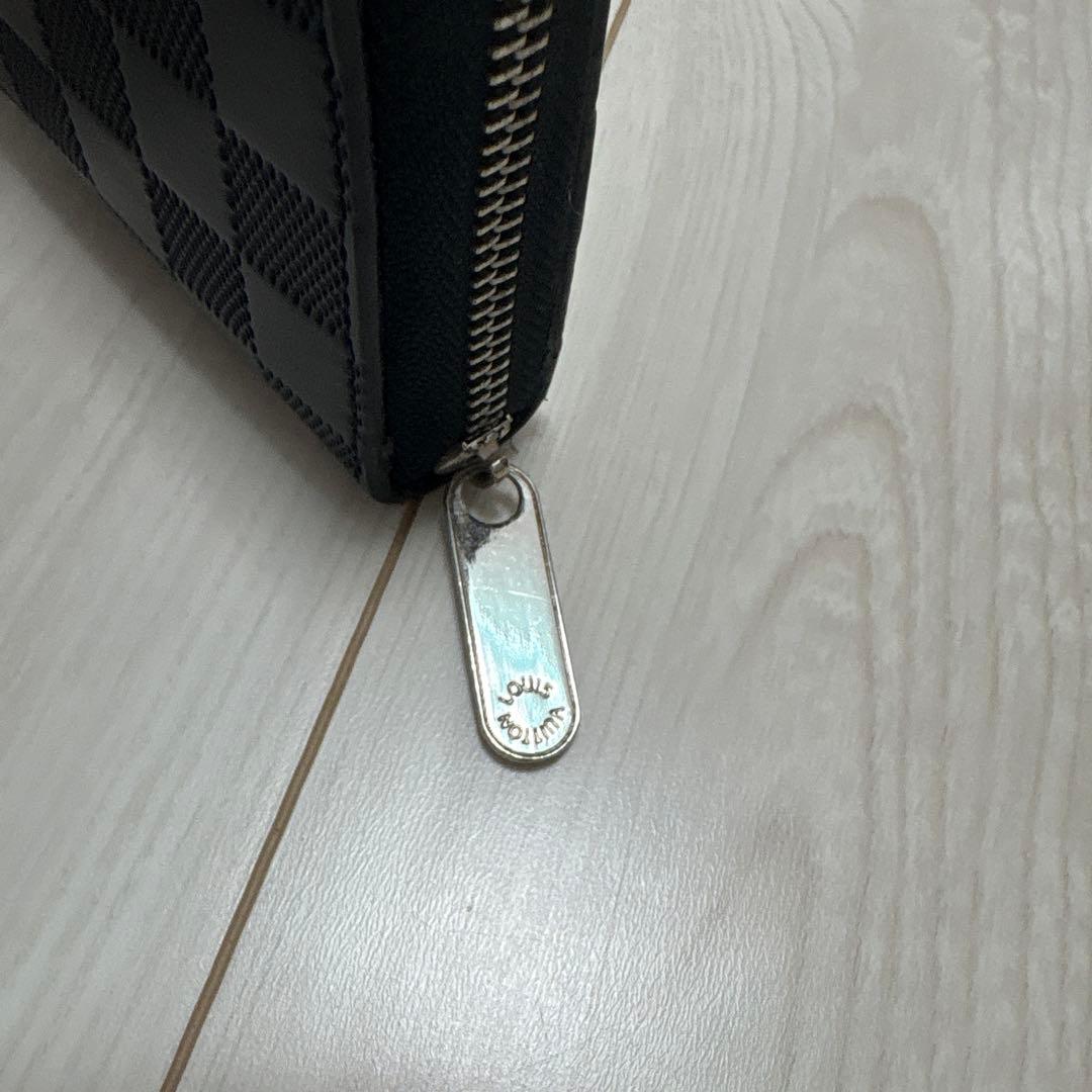 VUITTON財布