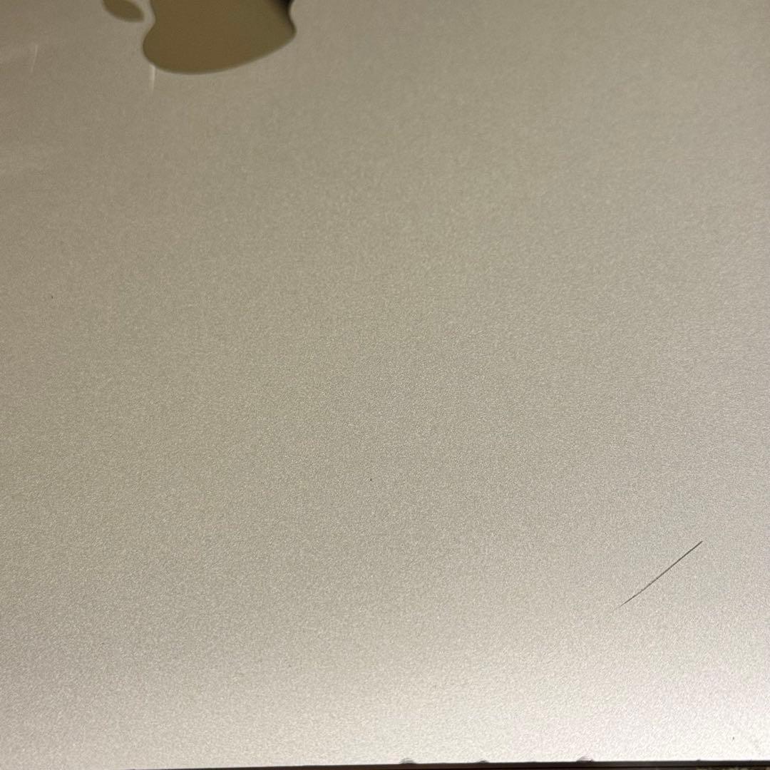 タッチバー・指紋認証搭載 MacBook Pro 13㌅ i5/8G/256G
