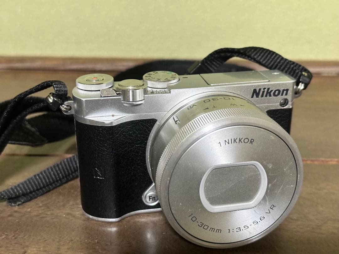 Nikon J5ミラーレスカメラ シルバー➕ 純正Fマウントコネクターセット