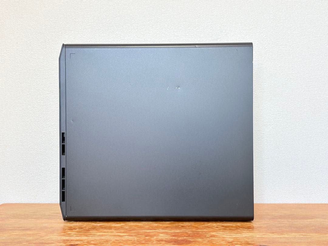 ベアボーン状態のHP Z2 Tower G5 Workstation