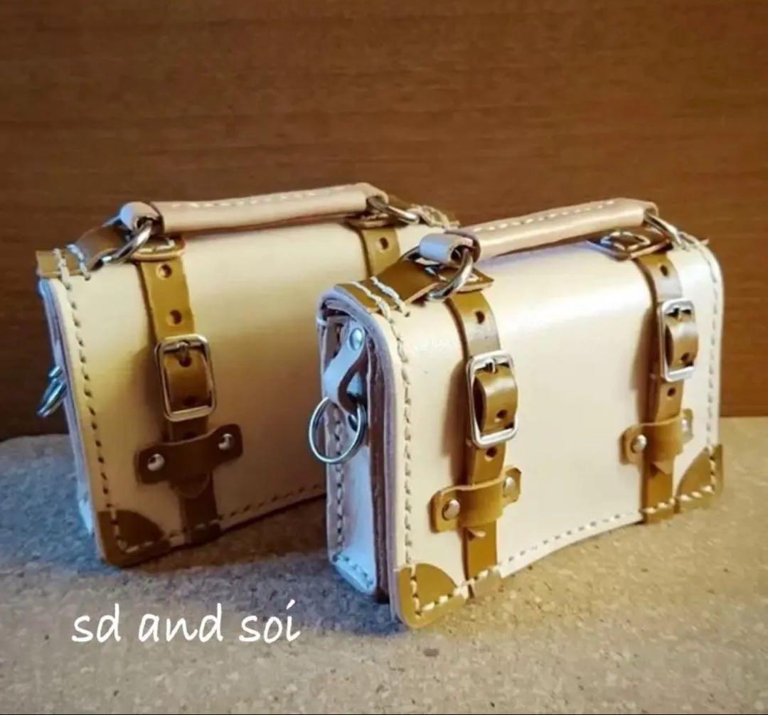 【春セール】　通常7500円　トランク風の名刺入れ　カードケース