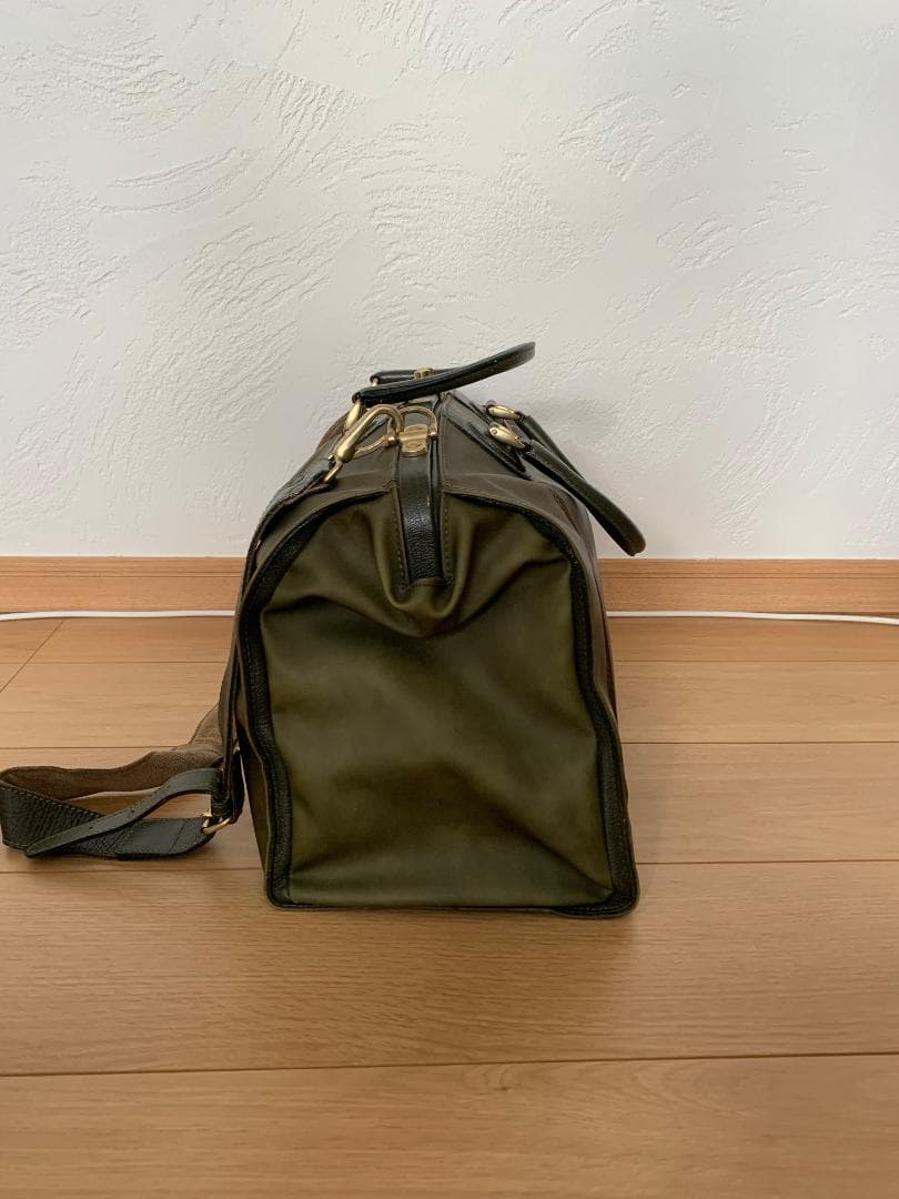 オリーブグリーン　レザー　ボストンバッグ