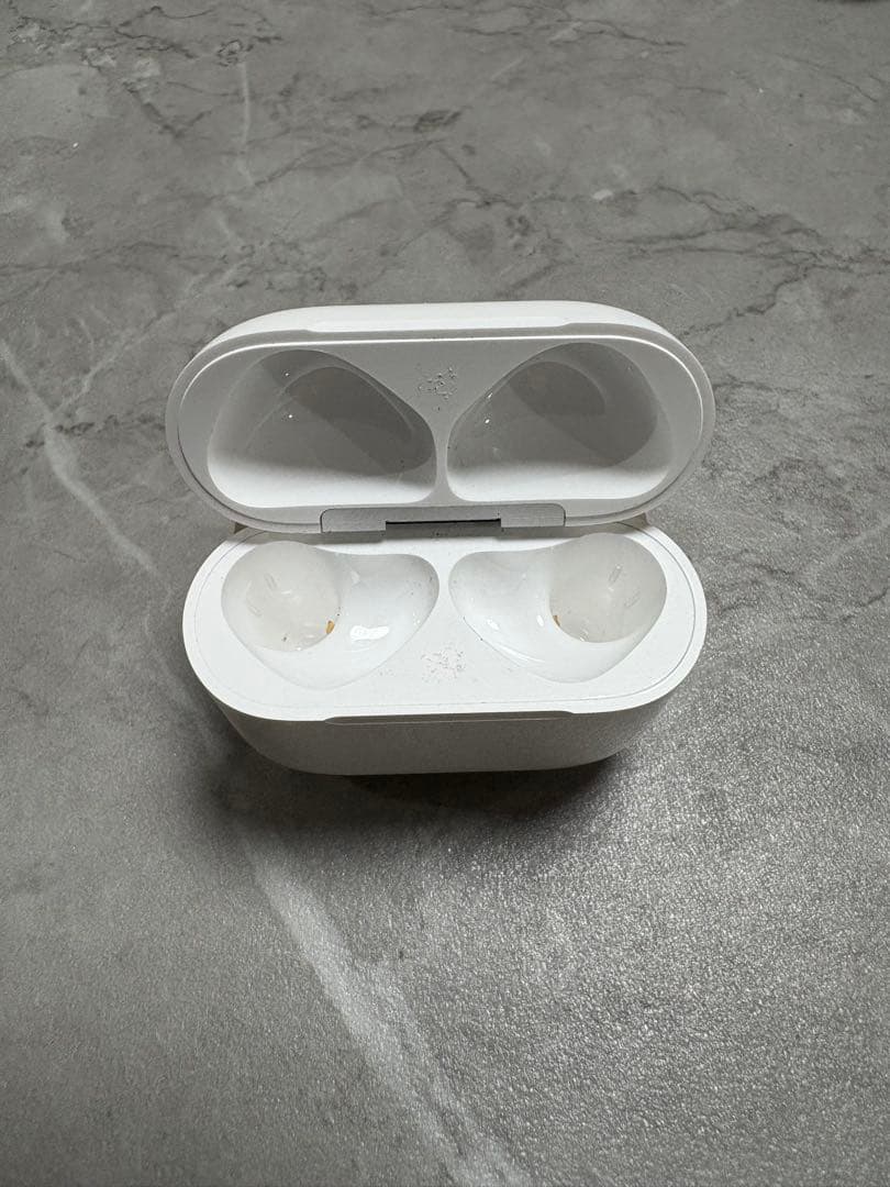 Apple AirPods第4世代 第四世代充電ケース(ANC無し)