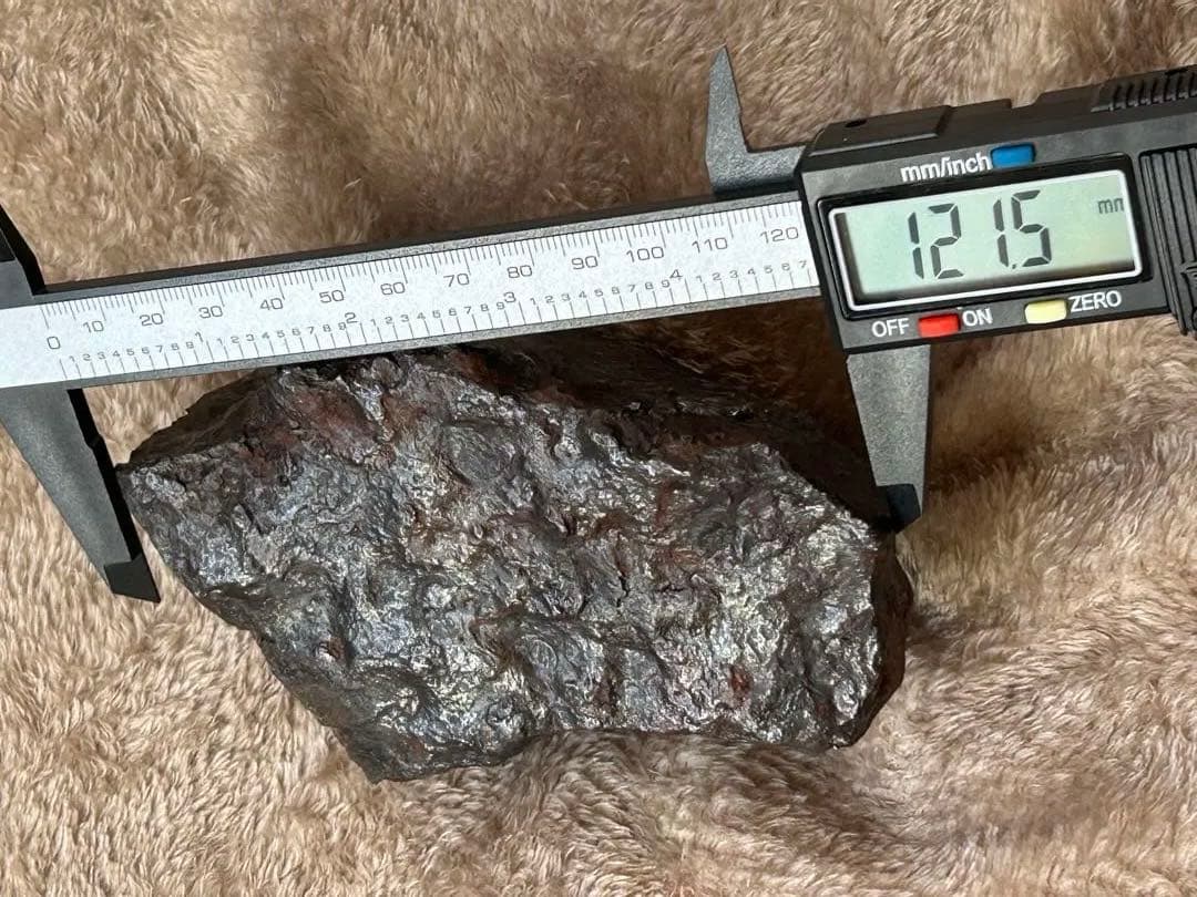 アレティア鉄隕石、大型重量、アルタイ、2069g