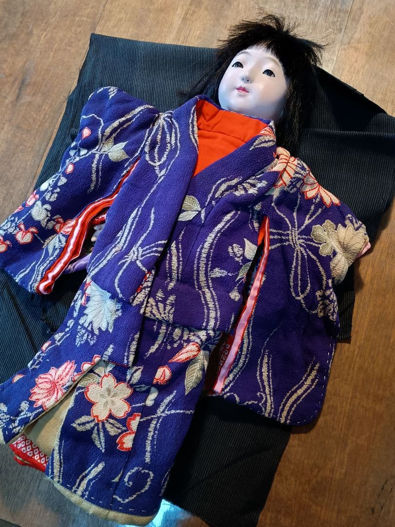 昔大丸デパートで売られていた市松人形 縮緬着物