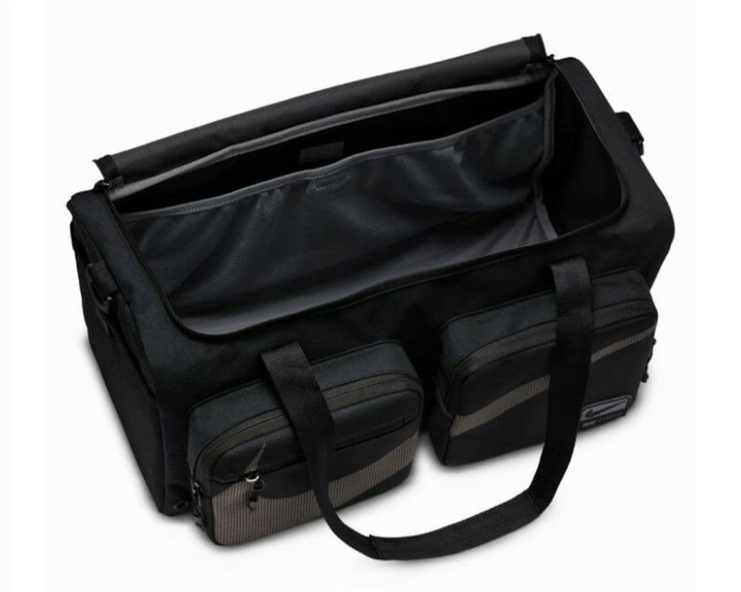 新品未使用 Nike ボストンバッグ ブラック 30L