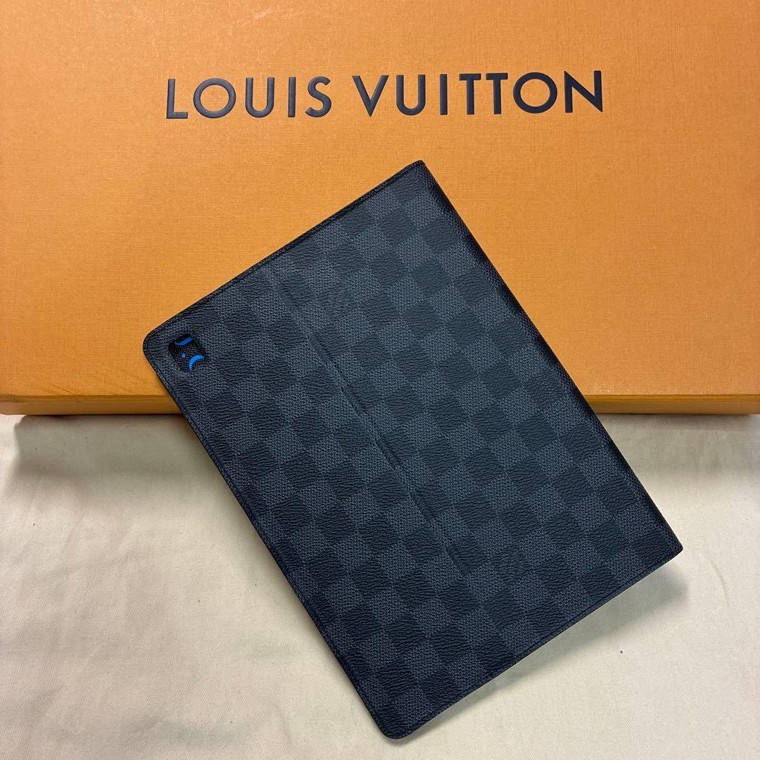 Louis Vuitton iPad ケース イニシャル入り