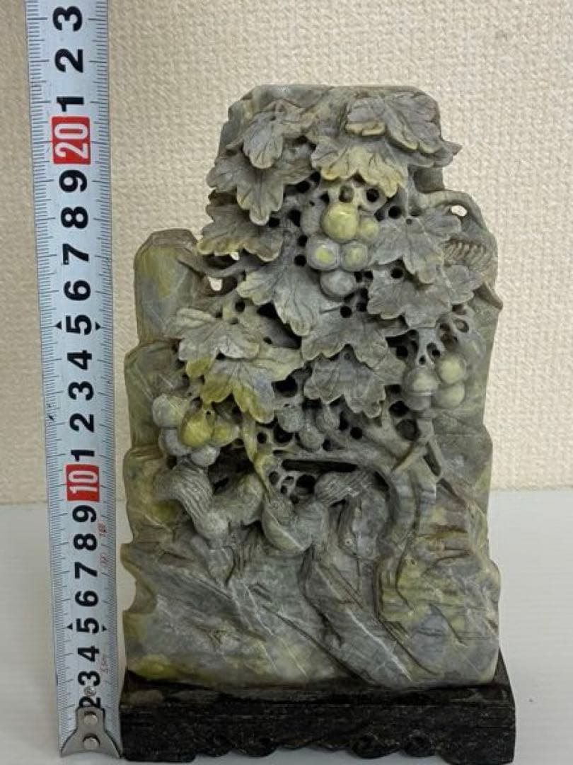 中国美術 古玩 細密彫刻 ぶどうとリス 石置物