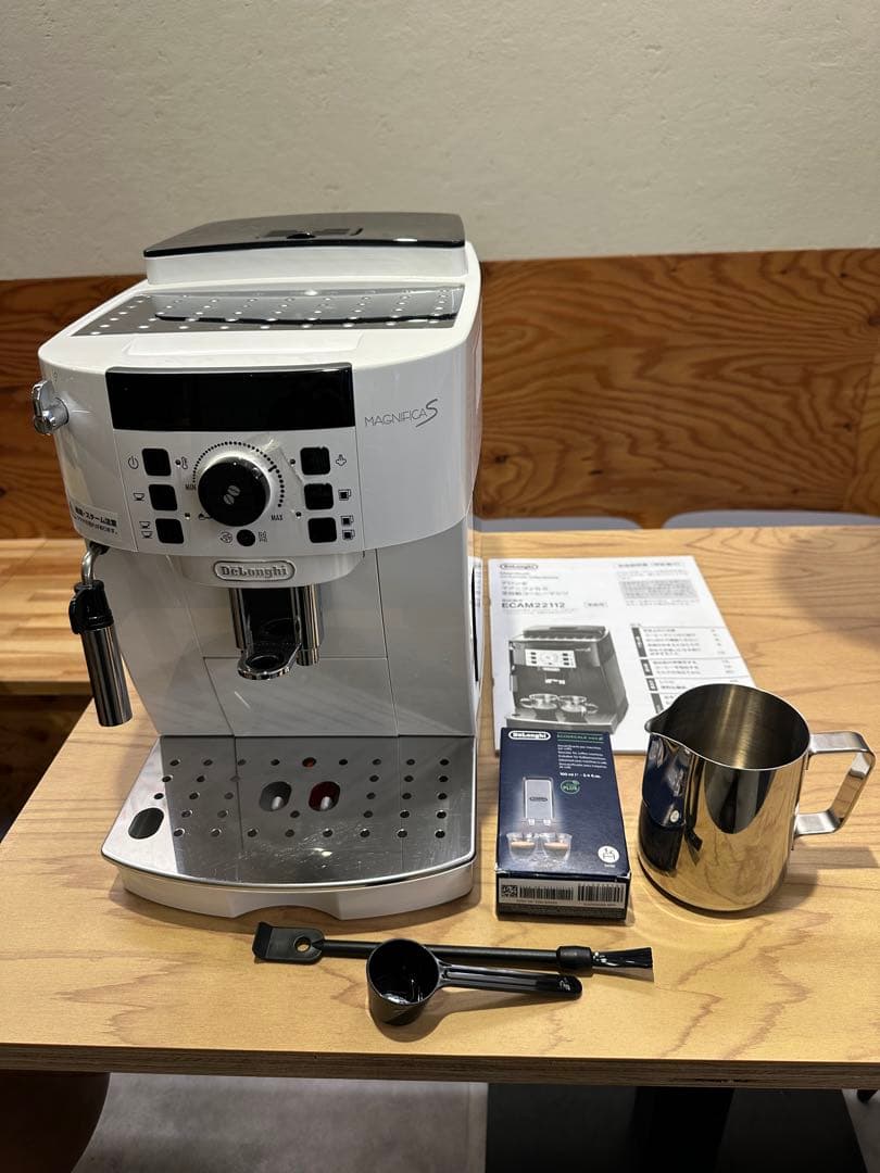De'Longhi デロンギ 全自動コーヒーマシン ECAM22112W