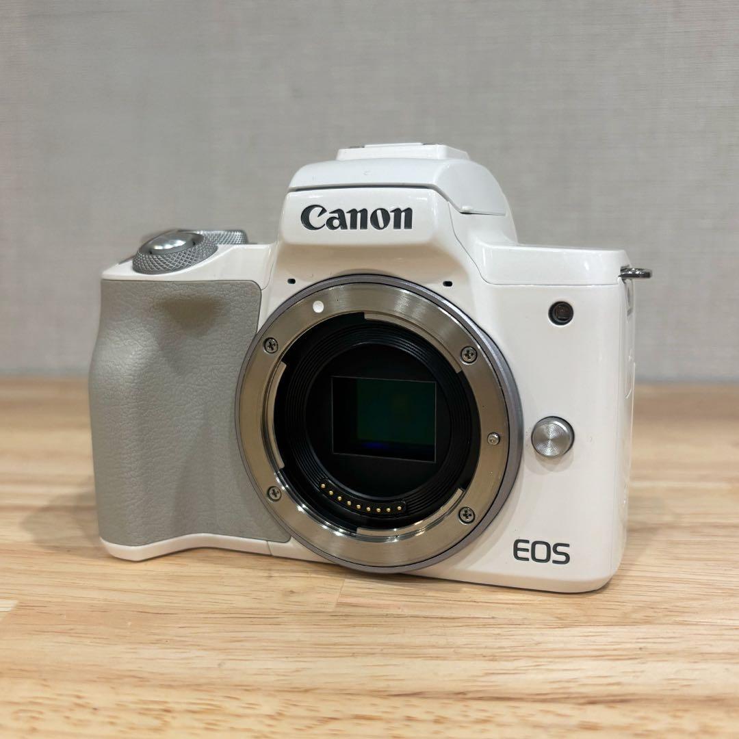 Canon EOS Kiss M ホワイト ダブルズームセット&バッテリーセット