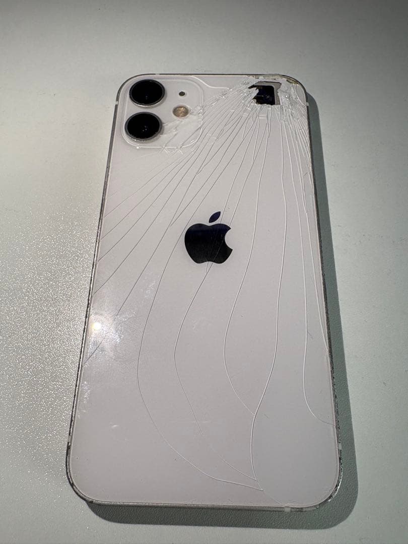 【ジャンク】iPhone12 mini 128GB ホワイトSIMフリー部品取り