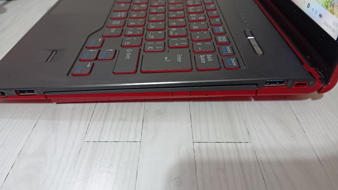 桜の季節限定価格 Fujitsu Lifebook SH90/P 4世代i5