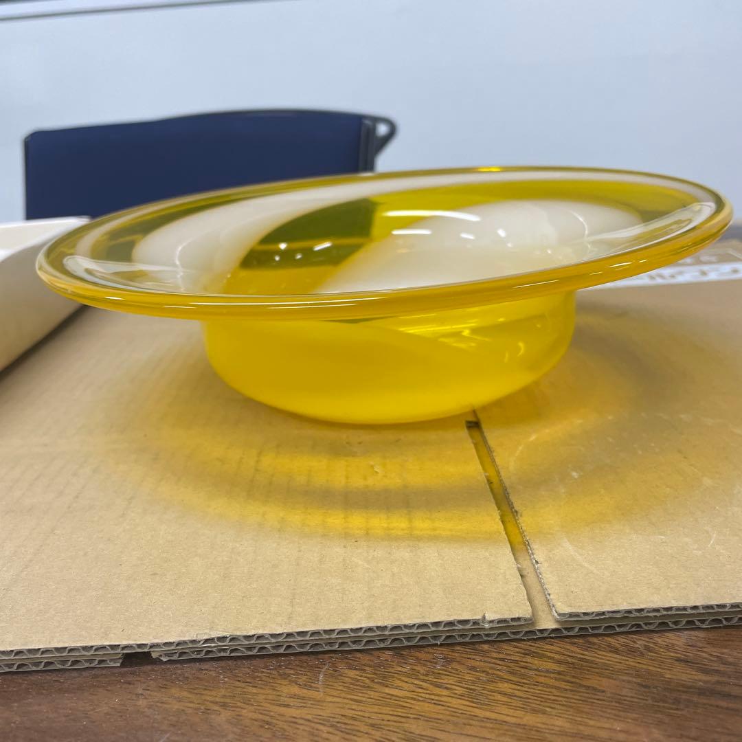 イエローガラス皿 渦巻きデザイン　-118