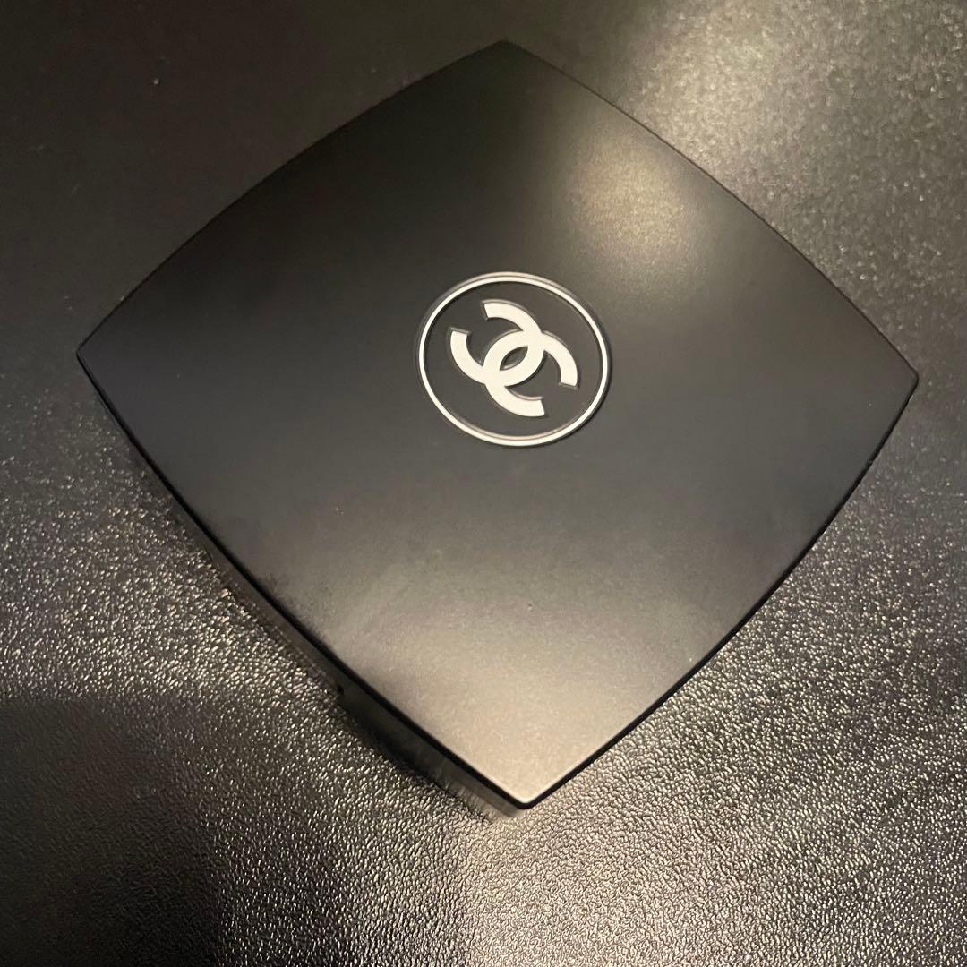 CHANEL B10シャネルクッションファンデーション