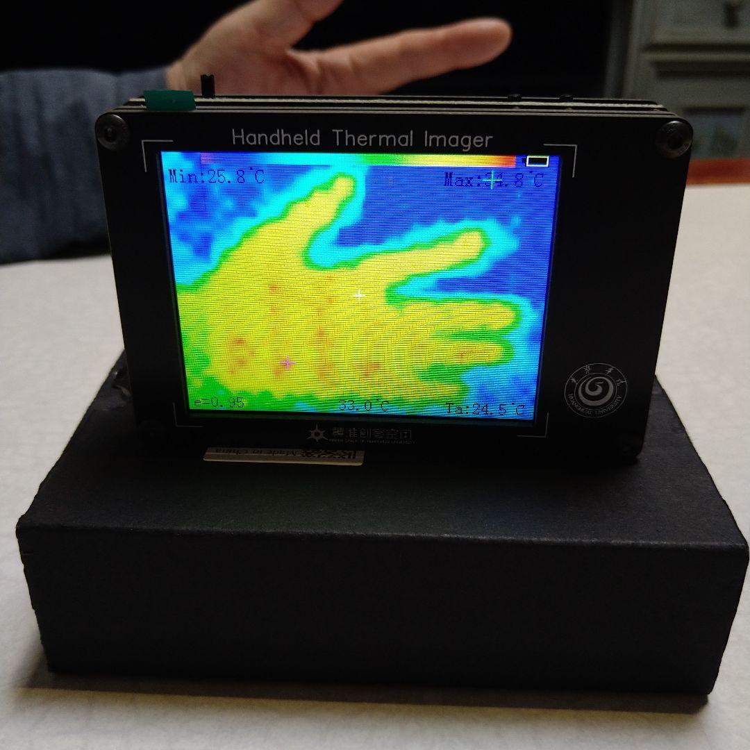 赤外線サーモカメラ　LCD3.2インチ
