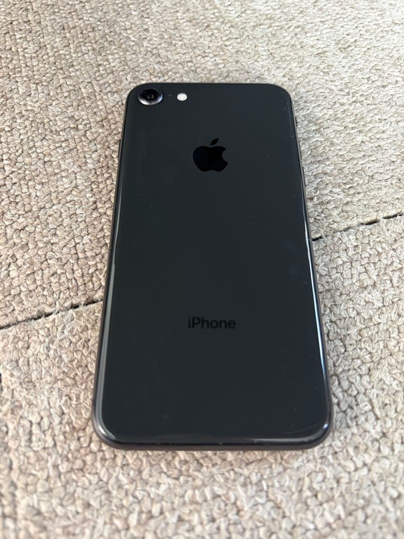 Apple iPhone 8ブラック64G