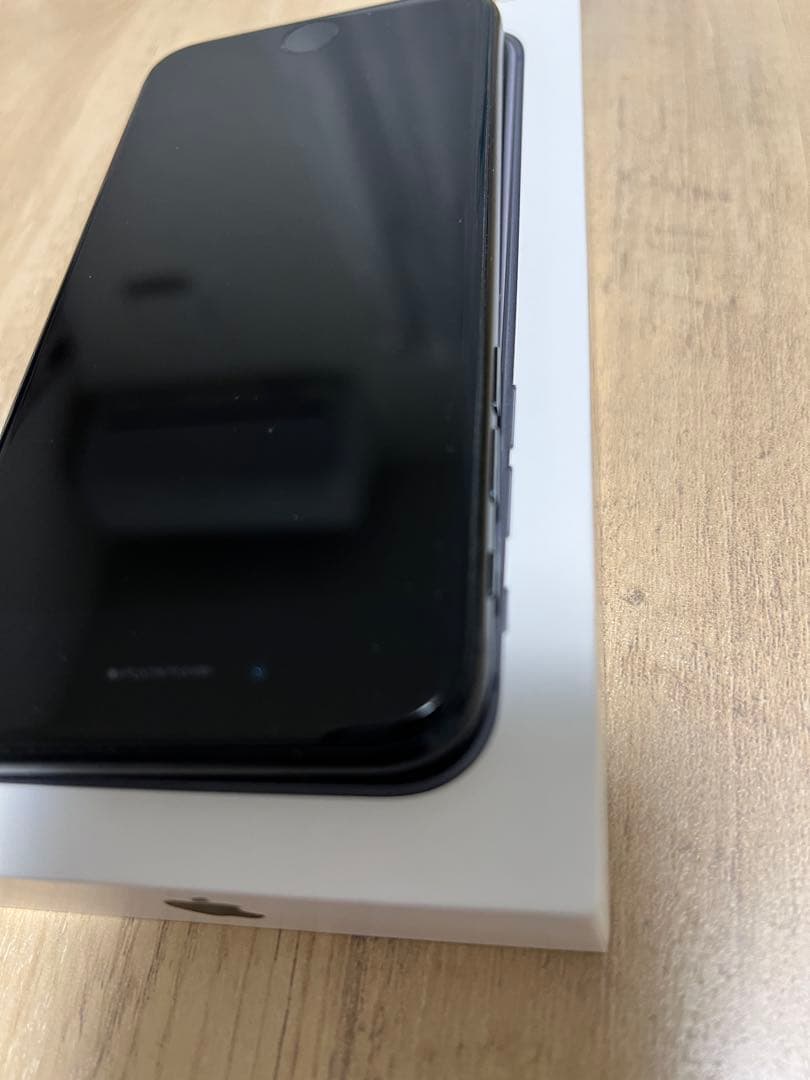 iPhone se3 ミッドナイト 64GB