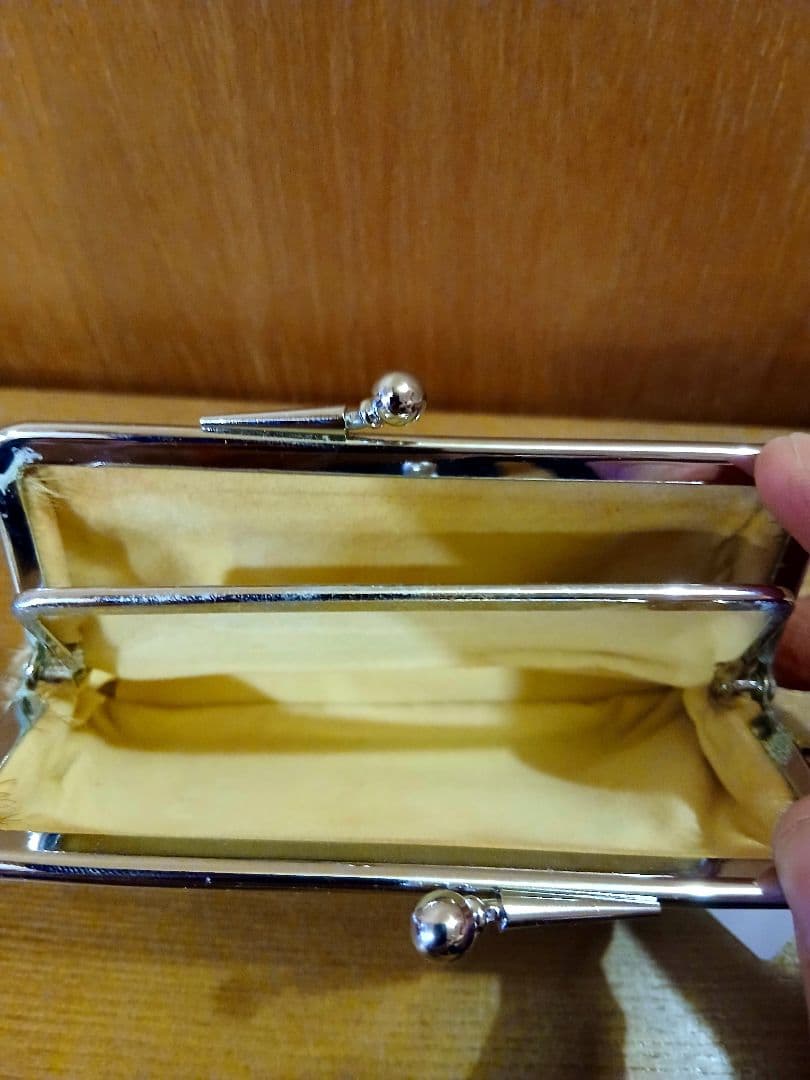 未使用 希少 アザラシ がま口財布 小銭入れ 本革