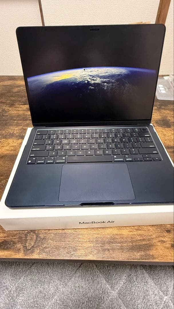 MacBook Air M2 8GB256GB UK配列 訳あり縦線