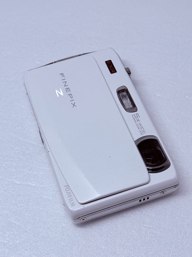 Fujifilm FinePix Z900EXR ホワイト 動作確認済 コンデジ