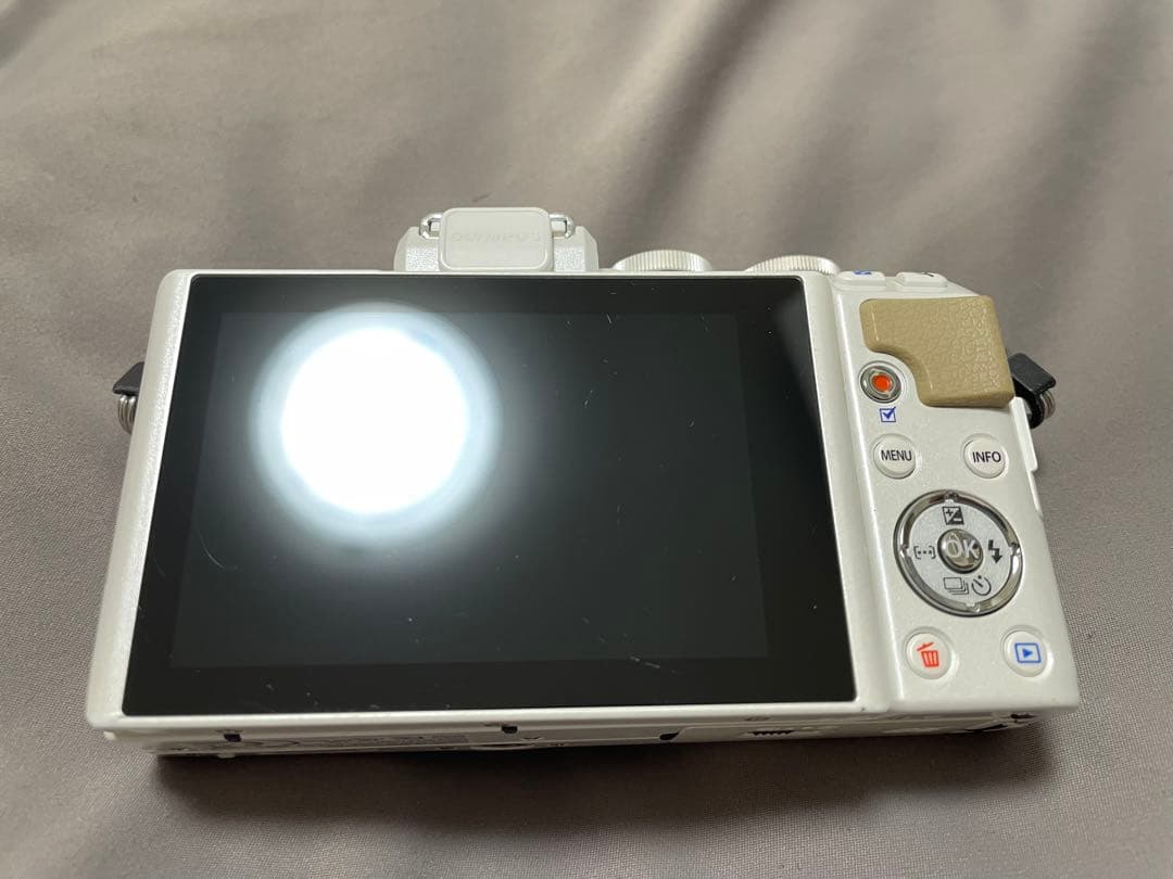 OLYMPUS PEN E-PL7 ホワイト ダブルレンズキット