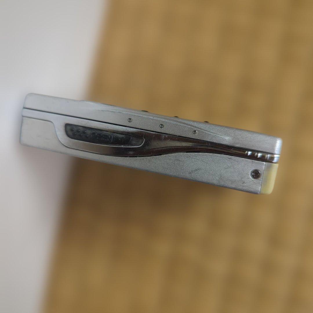 MD録音再生プレイヤー　シャープ　MD-MT77-S 　バッテリー充電器付き