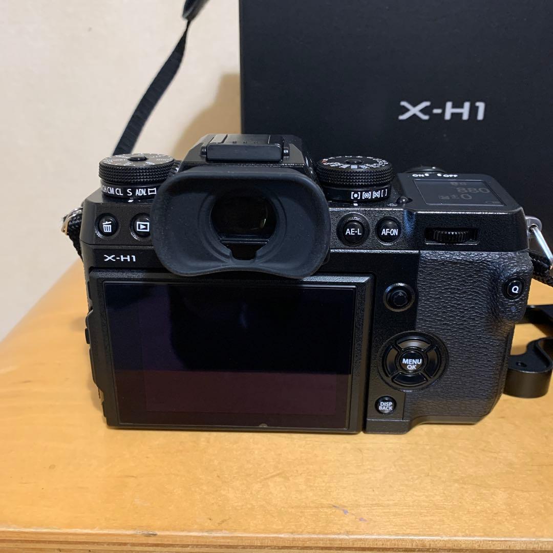 FUJIFILM X-H1 ボディと付属品