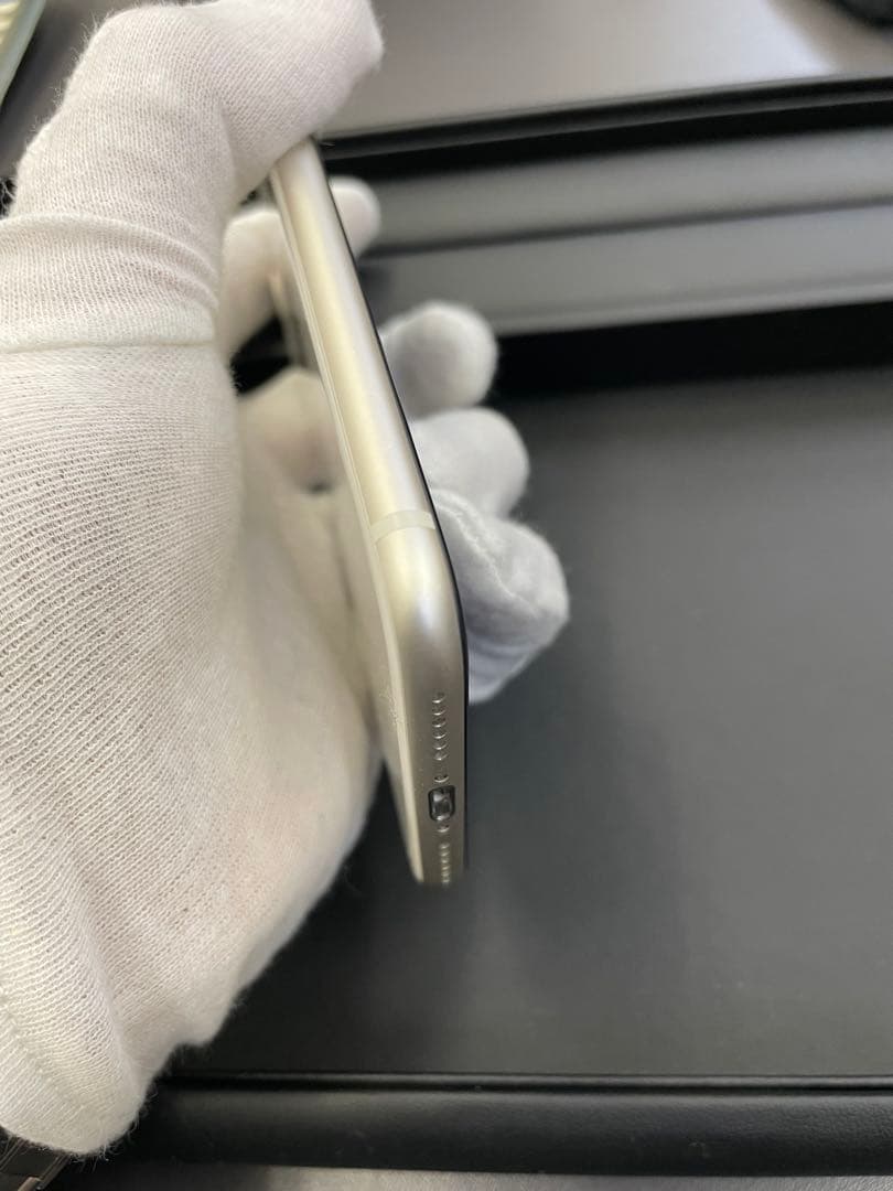 Apple iPhone アイフォン SE 第三世代 64GB ホワイト