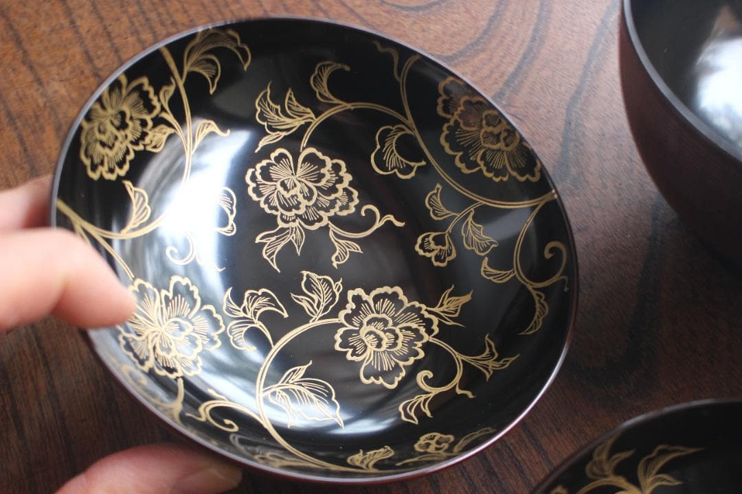 時代逸品！極上千筋糸目に優美な見返し唐草蒔絵の映えるお椀2点（検輪島塗雑煮