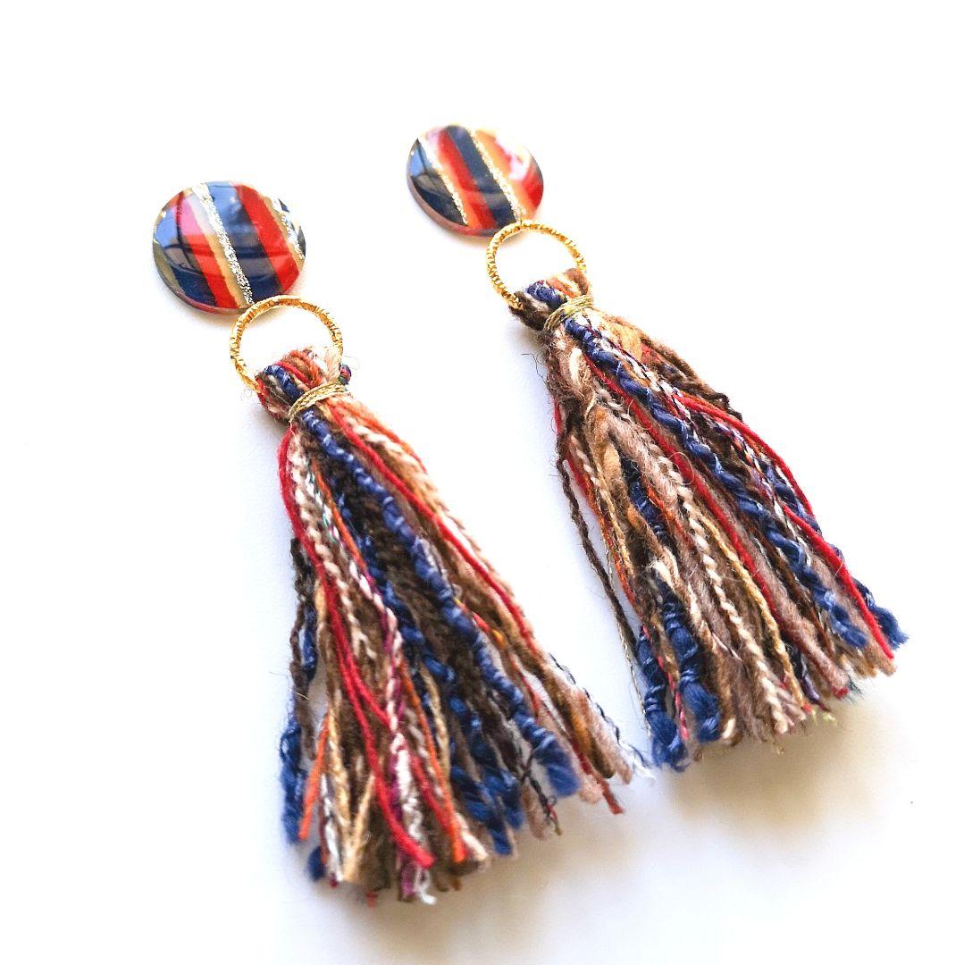 取引中　【sale】2way*エスニックカラーのタッセルのピアス/イヤリング