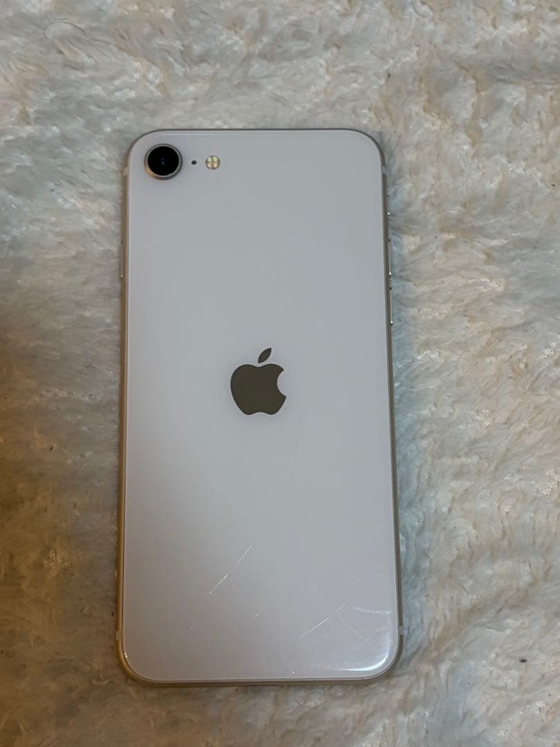 【美品】iPhone SE 第3世代 64GB スターライト SIMフリー