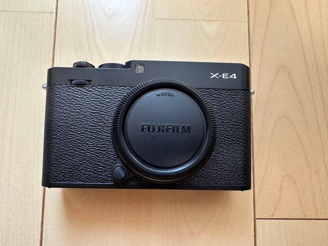 FUJIFILM X-E4 本体と付属品一式