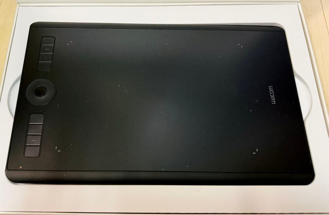 【美品】Wacom Intuos pro PTH-660 ペンタブ