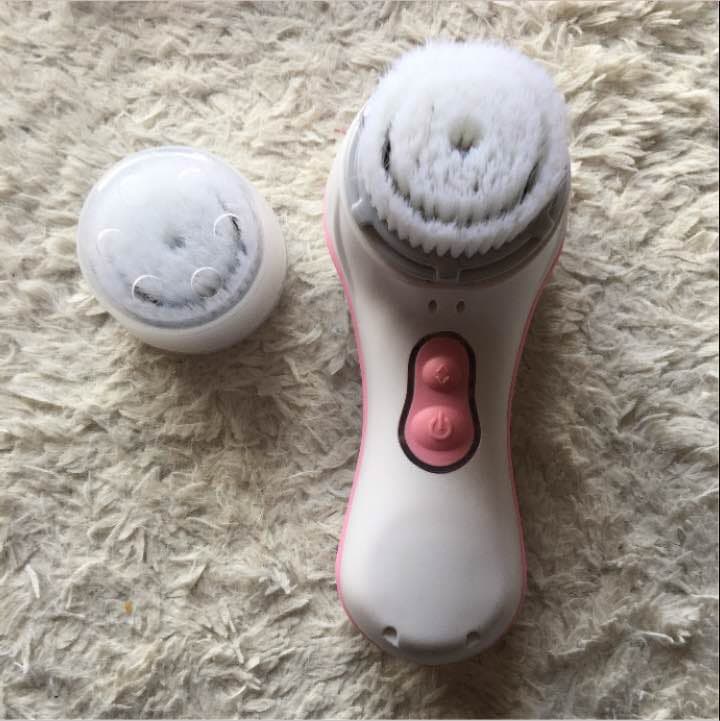 ダイアナ 毛穴ソニックブラシ