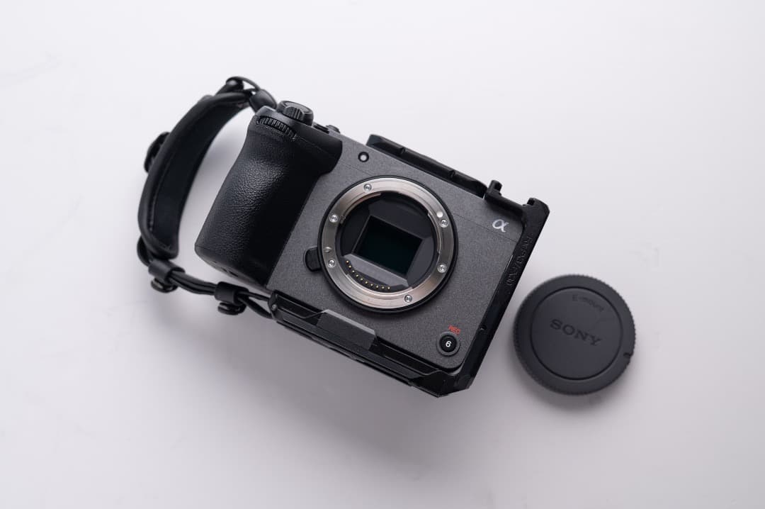 使用頻度少　Sony FX30 ミラーレスカメラ・ケージ・ストラップセット