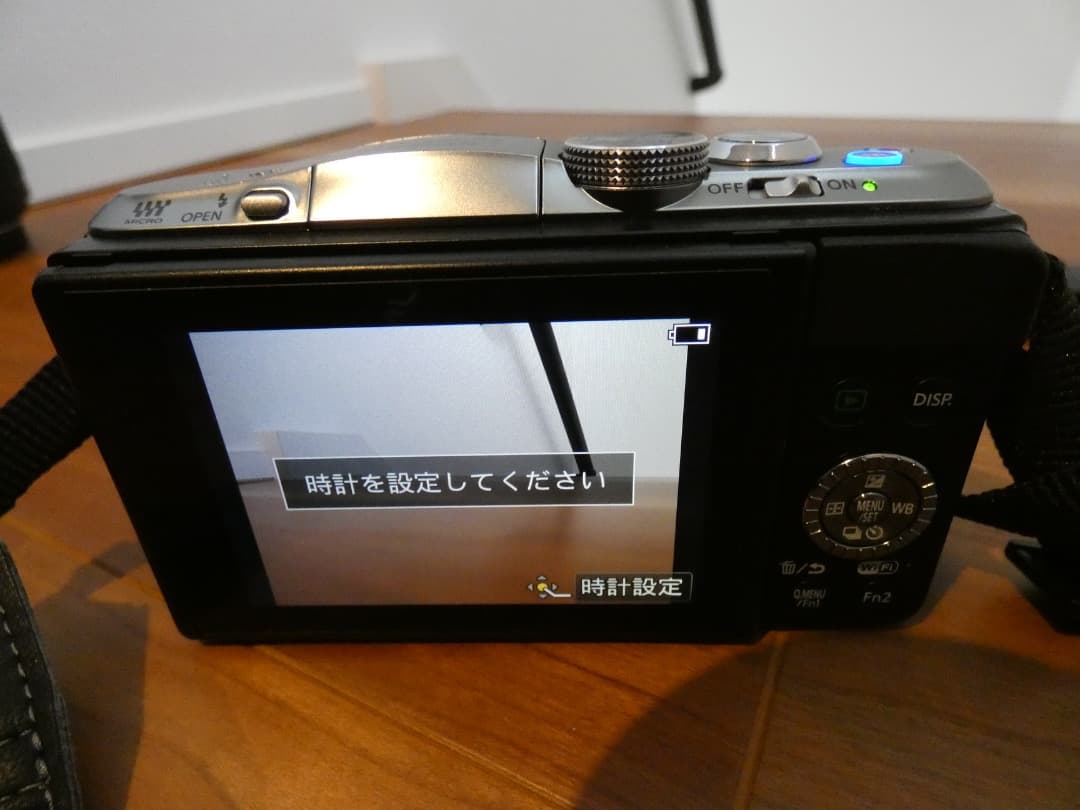 ミラーレス 一眼　パナソニック デジカメDMC-GF6W　ダブルレンズキット
