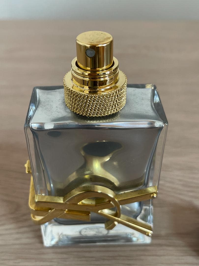 Yves Saint Laurent Libre ラプソリュ プラチナム
