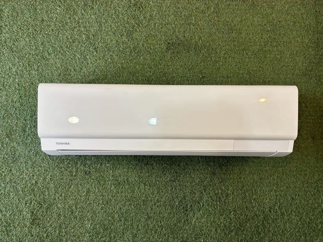 2152 東芝【RAS-H221M (W)】2022年製 6畳 エアコン 中古