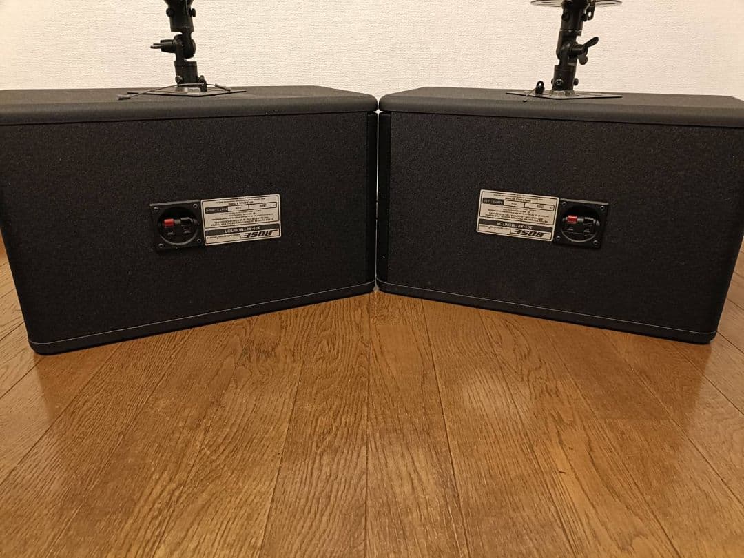 BOSE 301 AV MONITOR　ペア　金具付き