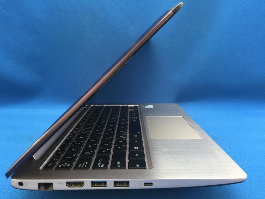 ASUS X202E　薄型・コンパクトノートパソコン