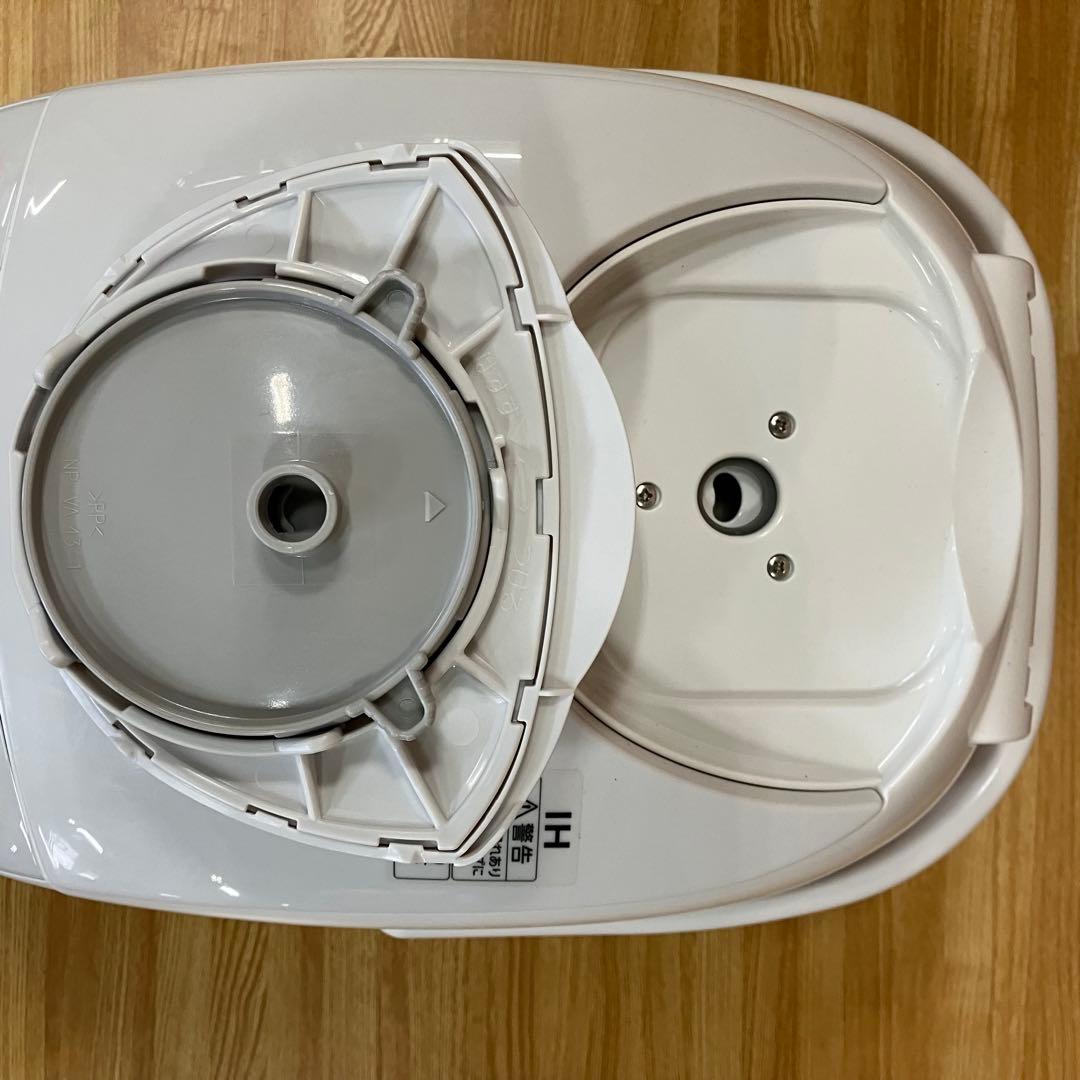 一都三県限定　配送無料　炊飯器　ZOJIRUSHI 象印　2023年製　5.5合