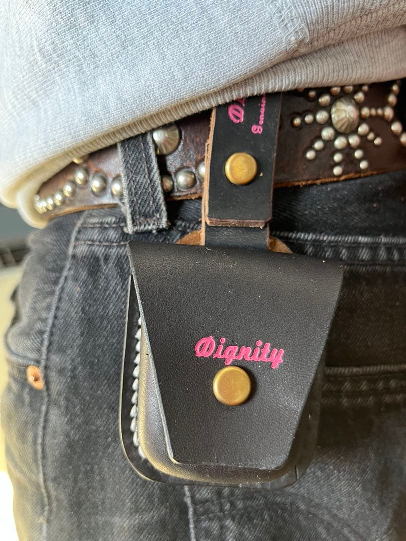 レザークラフト　本革使用　キーケースblack&pink