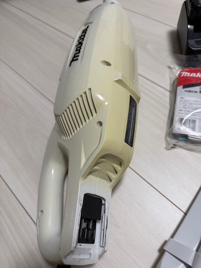 makita CL107FD 充電式クリーナー