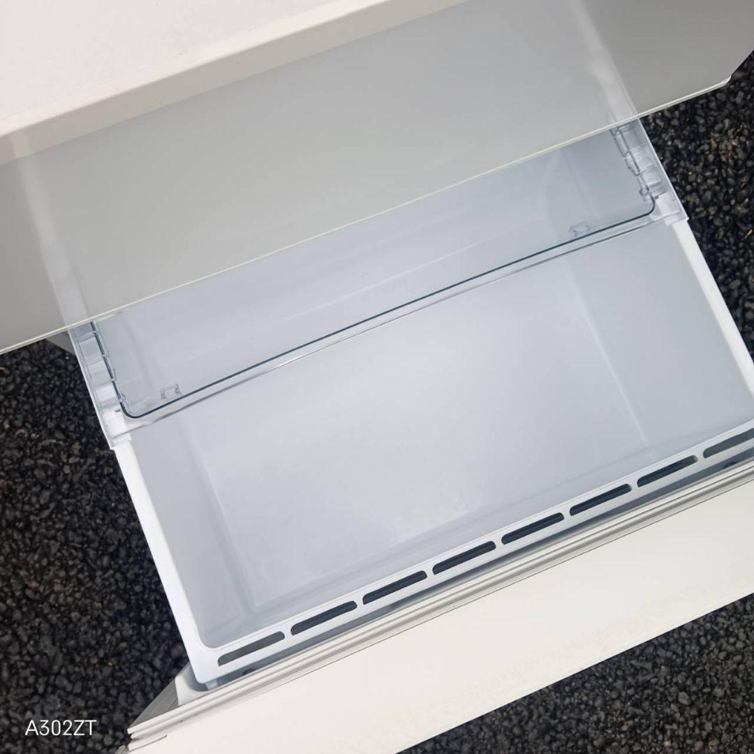 B356 送料設置無料　アクア　大型冷蔵庫　272L 3ドア