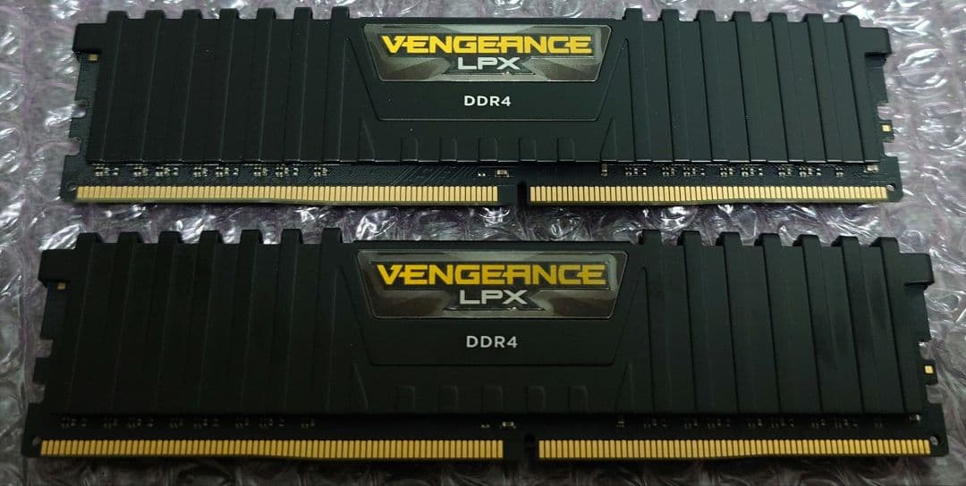 メモリ CORSAIR DDR4 3200MHz 16GB(8GB×2枚セット)