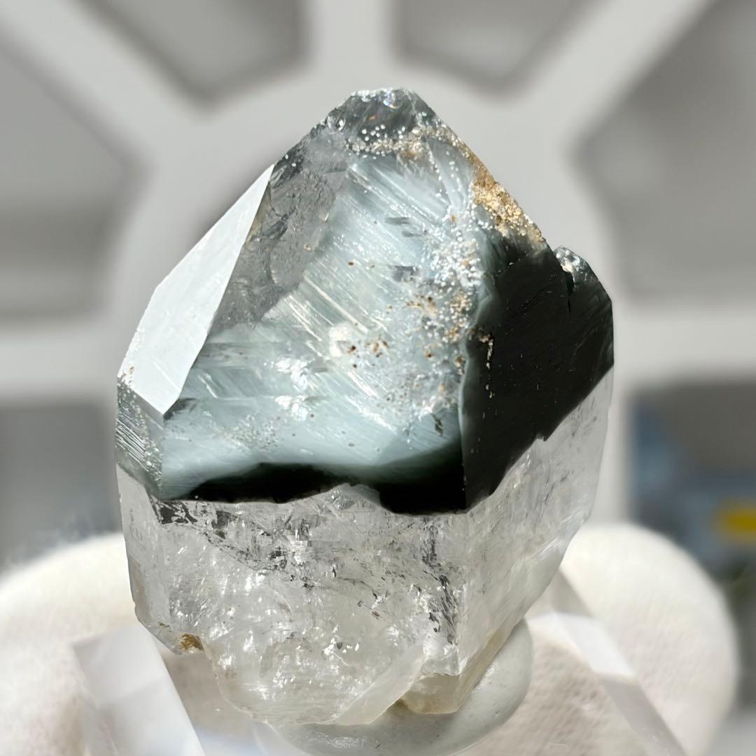ショールインクォーツ　水晶　電気石　鉱物標本　原石　天然石　ストーン　トルマリン