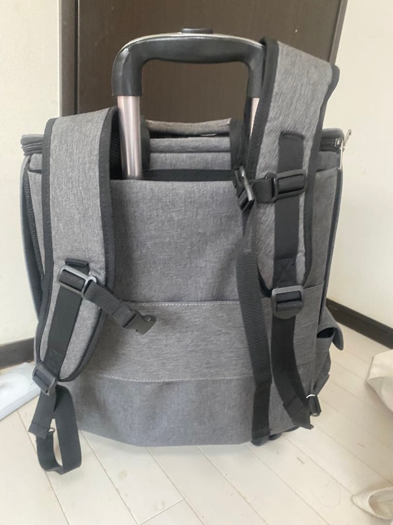 ペットキャリーカート。レリロリリュックキャリー バッグ。折りたたみ 4way